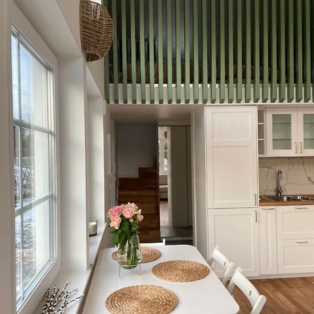 Ett Nytt Fraesch Hus Utanfoer Stockholm Naera Arlanda Villa Rosersberg Buitenkant foto