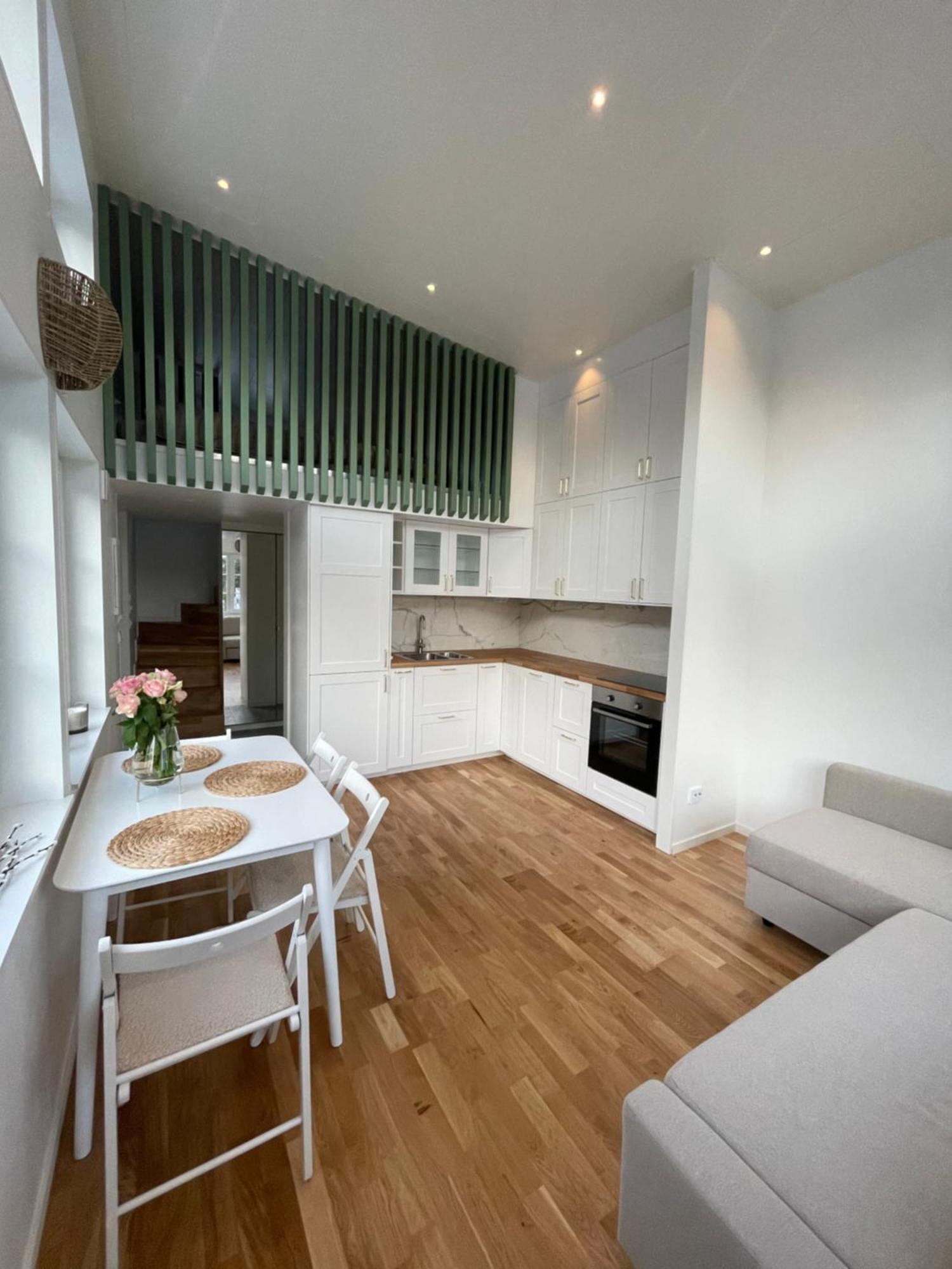 Ett Nytt Fraesch Hus Utanfoer Stockholm Naera Arlanda Villa Rosersberg Buitenkant foto